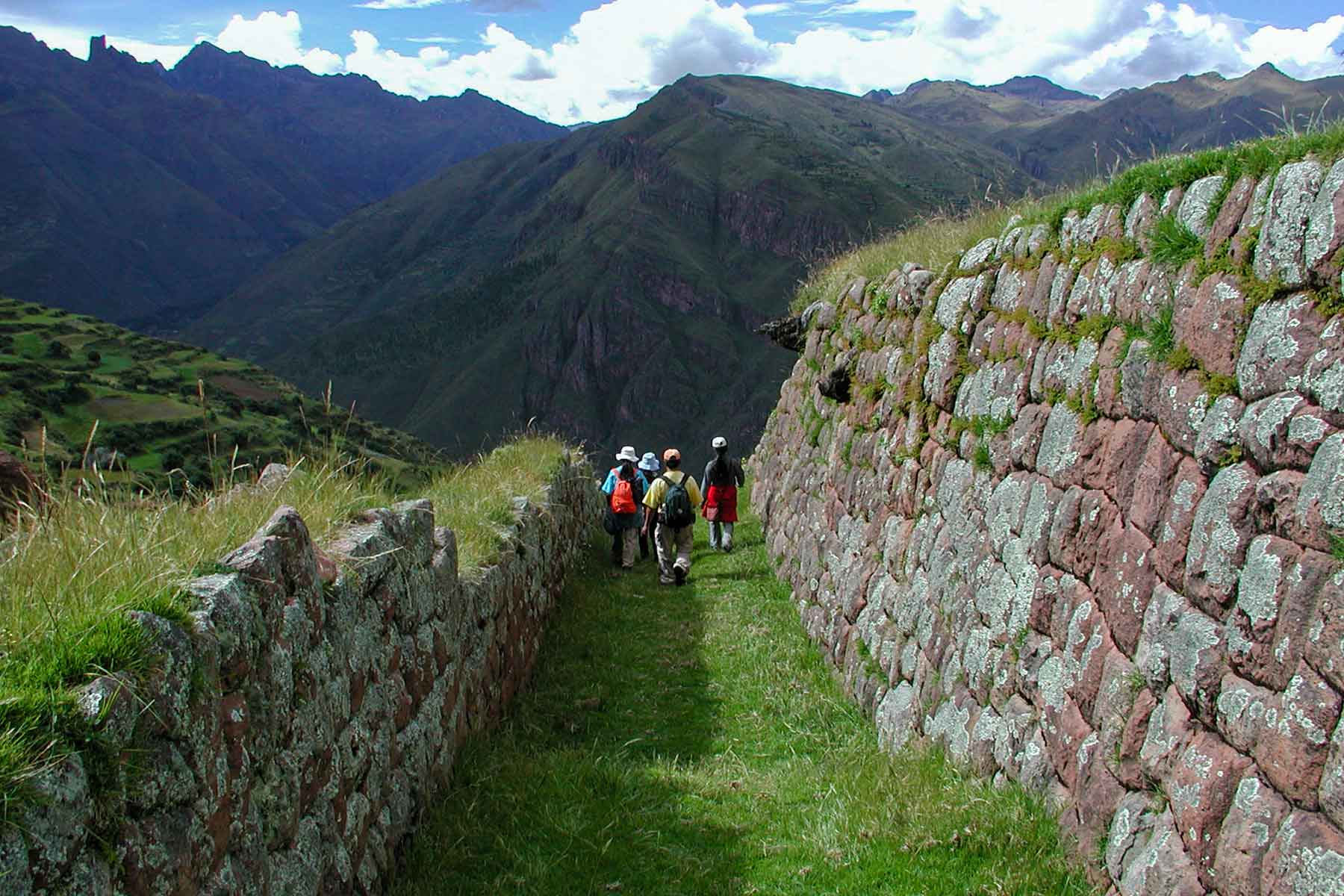 3-Day Huchuy Qosqo Trek to Machupicchu – Huchuy Qosqo Tour