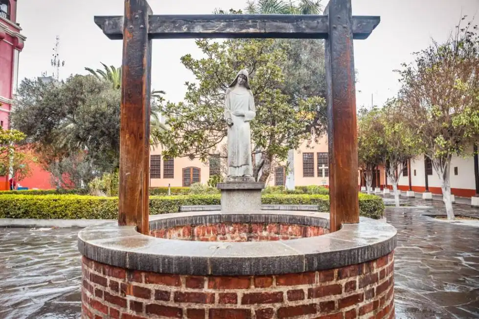 Experience the fest of Saint Rose of Lima